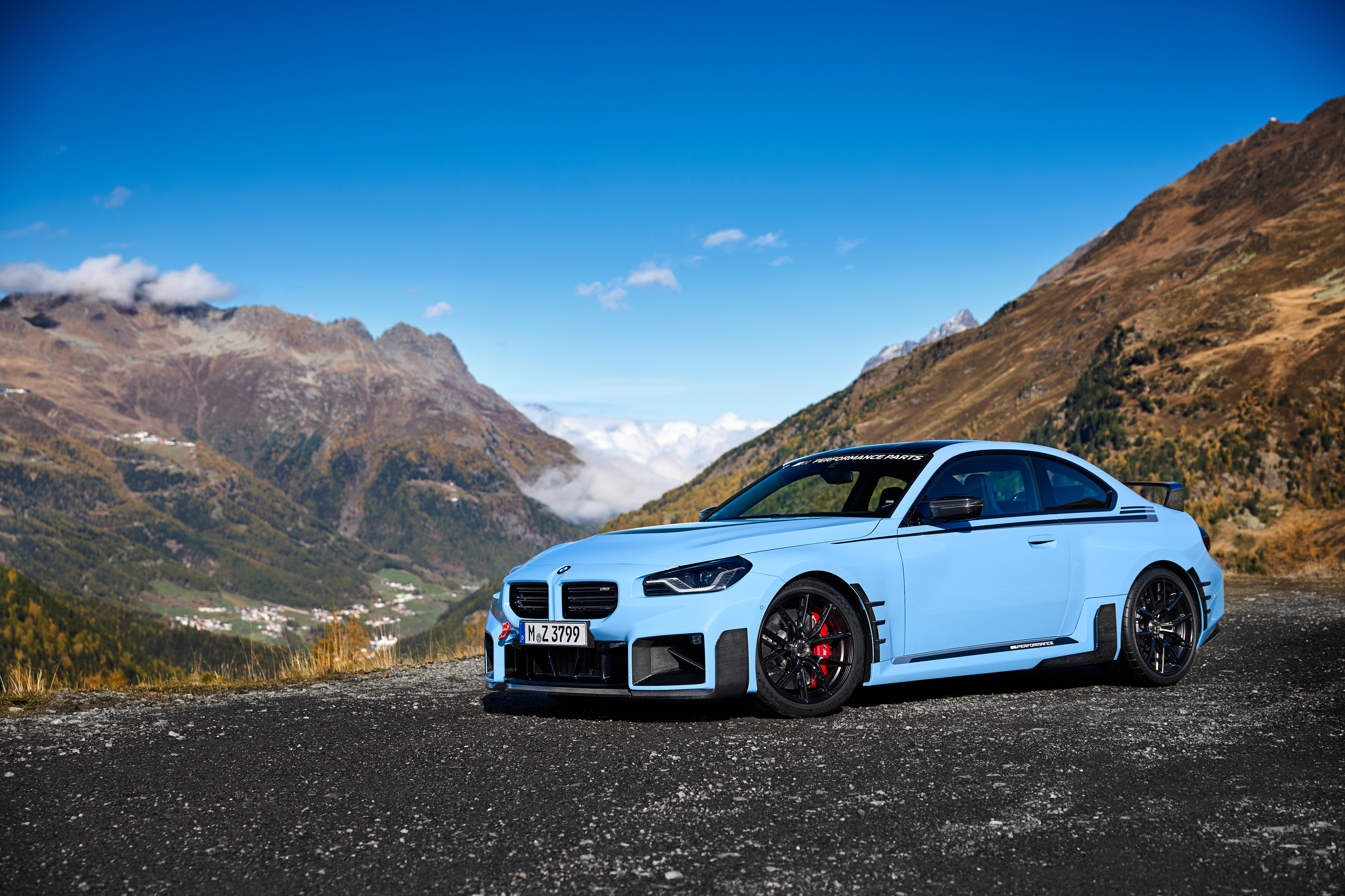 Pure racetrack DNA: The new centrelock wheels from the BMW M Performance Parts program.