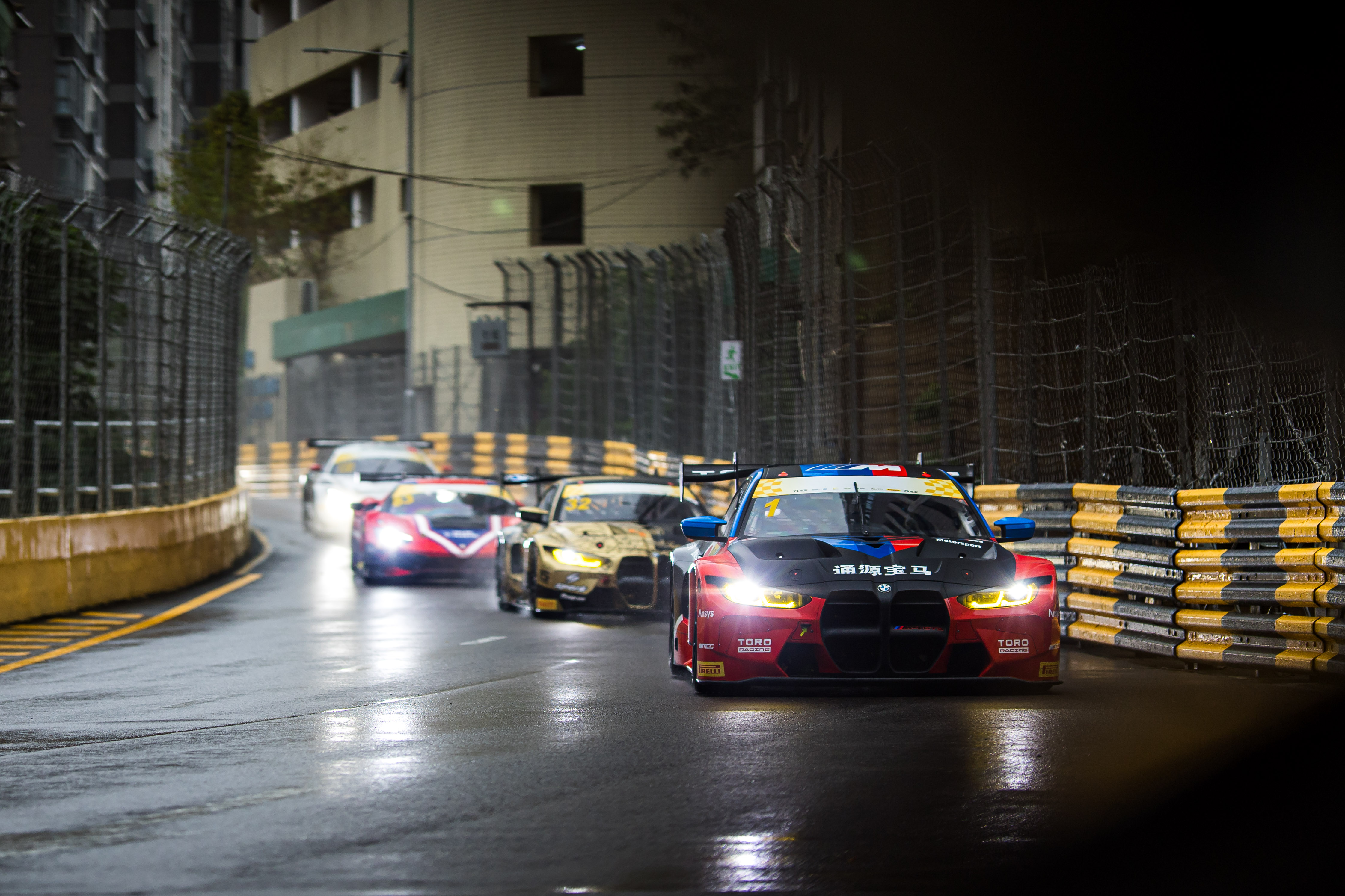 Macau (CHN), 13-17 November 2024. FIA GT World Cup, Guia Circuit, #1 BMW M4 GT3, TORO Racing powered by MCG, Raffaele Marciello, #32 BMW M4 GT3, Team WRT, Dries Vanthoor.